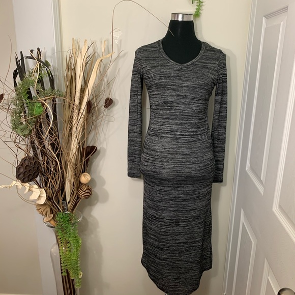 83B8 Minimalist Black Gray 46% Rayon -3% Spandex Midi Fitted Dress - Picture 2 of 16